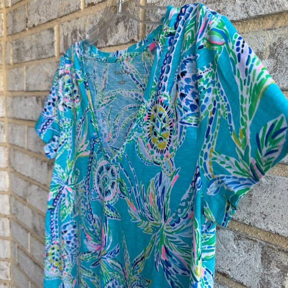 Lilly Pulitzer Short Sleeve V-Neck Tropical Turtles 100% Cotton T-Shirt Size S - Picture 7 of 7